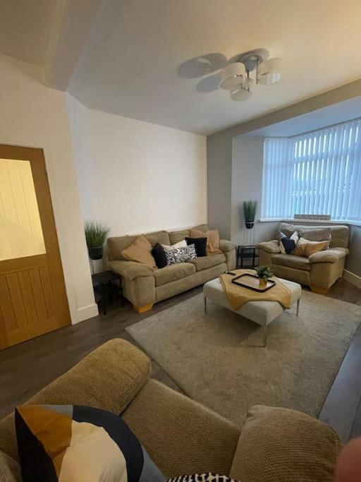 Modern, Spacious And Central Location Aberdare Exteriör bild