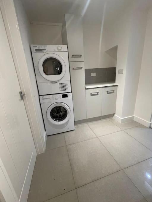 Modern, Spacious And Central Location Aberdare Exteriör bild