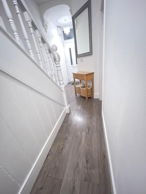 Modern, Spacious And Central Location Aberdare Exteriör bild
