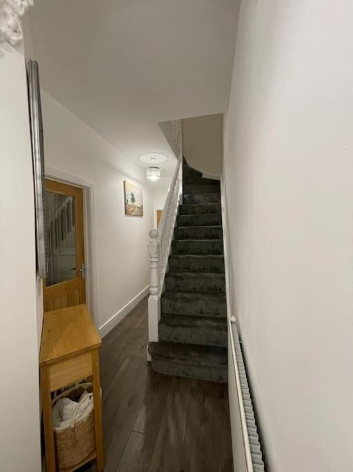 Modern, Spacious And Central Location Aberdare Exteriör bild